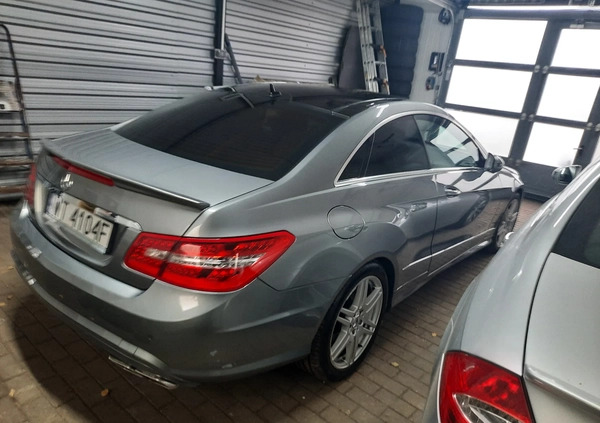 Mercedes-Benz Klasa E cena 74900 przebieg: 182550, rok produkcji 2009 z Warszawa małe 232